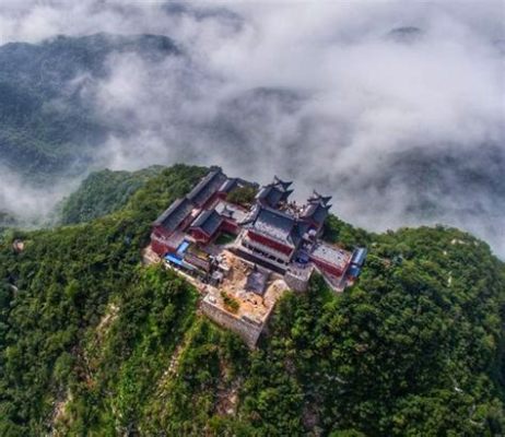 ¡El Templo de la Sagrada Montaña Taihang, una joya arquitectónica en un entorno natural exuberante!