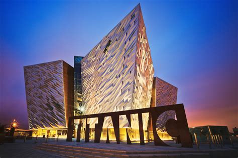 ¡El Museo del Titanic Belfast: Una experiencia inolvidable que te transportará a la historia!